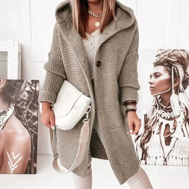 Damen Strickjacke mit Kapuze und Knopfleiste in gerader Passform - Hellbraun