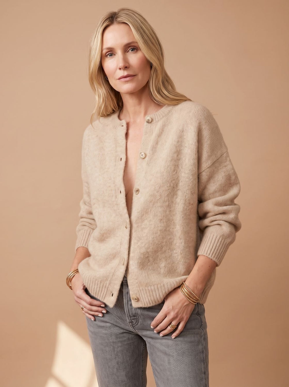 Damen Strickjacke Oversized Cardigan mit Knöpfen Rippkragen - Braun