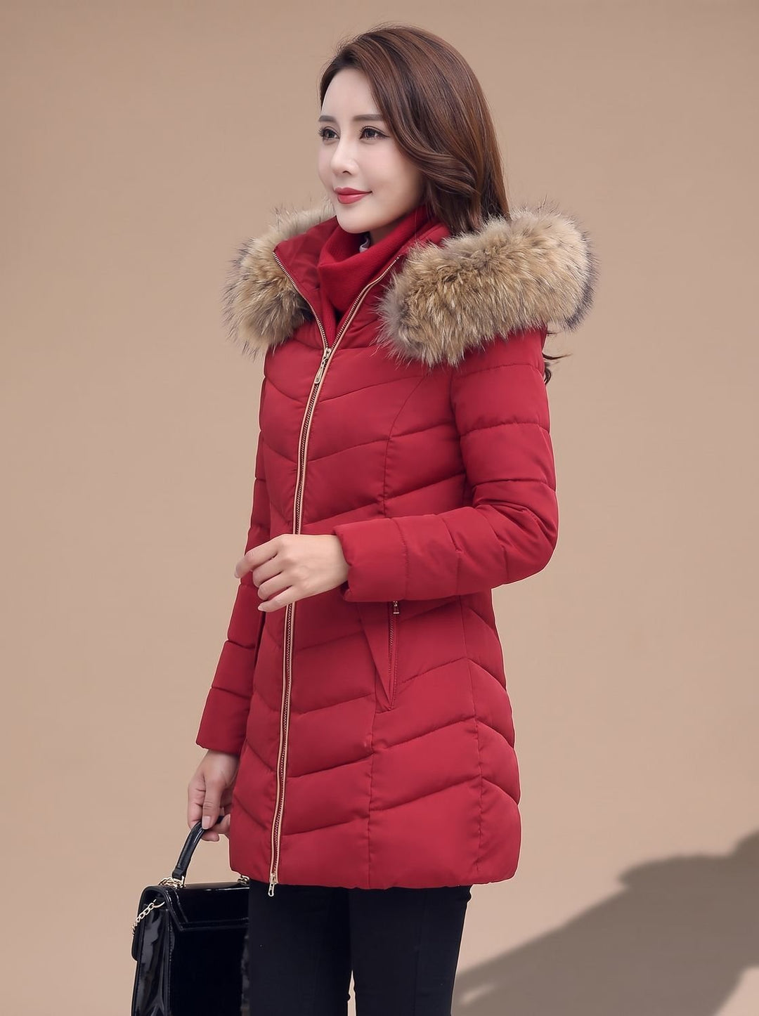 Damen Taillierte Daunenjacke mit Kunstfell-Kapuze Steppjacke