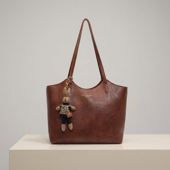 Damen Veganleder Tote Bag Schultertasche mit Plüsch-Anhänger - Brown