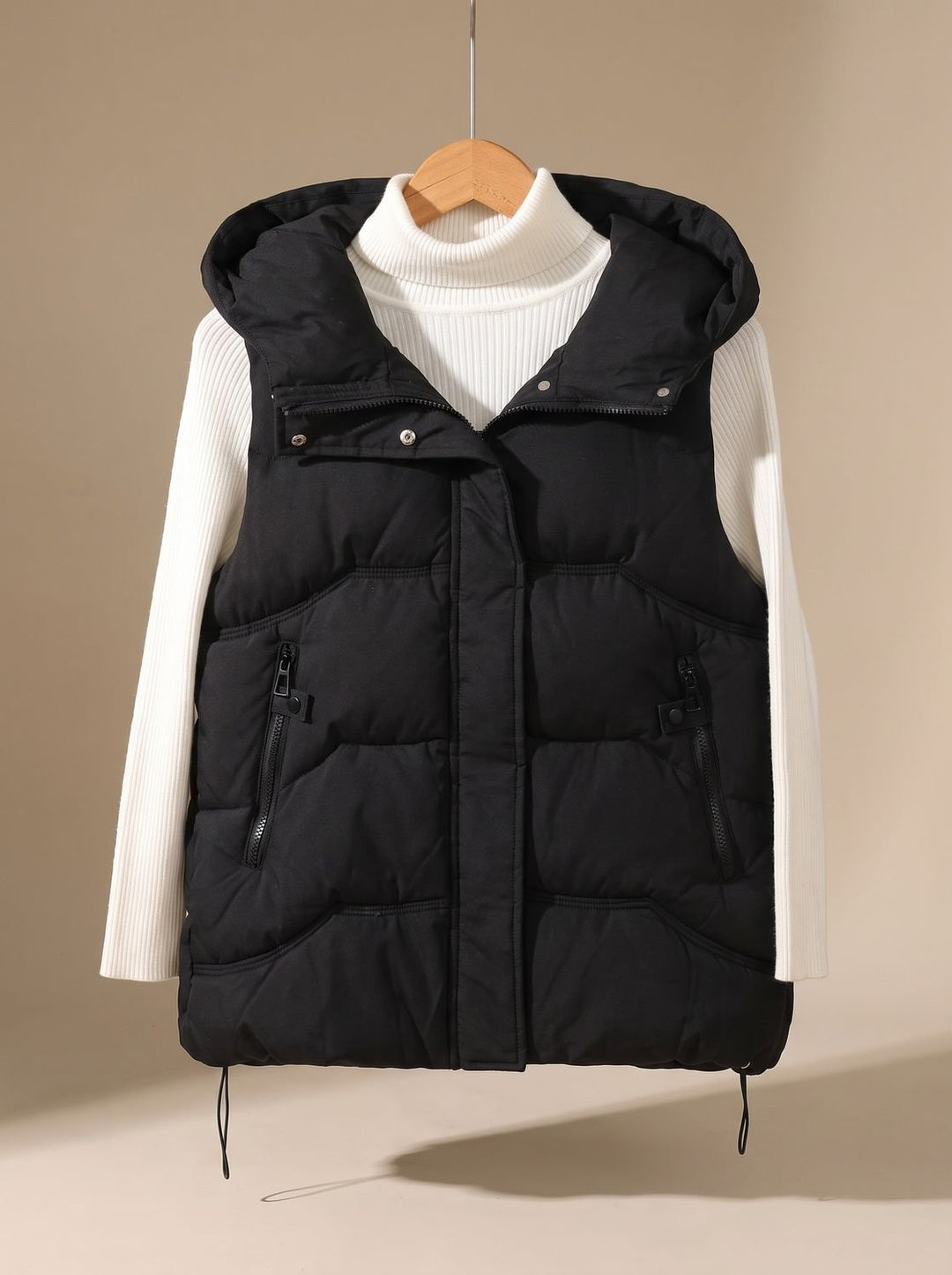 Damen Wattierter Kapuzen-Bodywarmer mit Reißverschlusstaschen - Schwarz