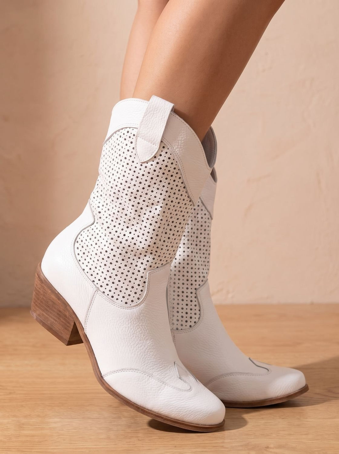 Damen Western Cowboy-Stiefel Perforierter Veloursleder-Look Blockabsatz