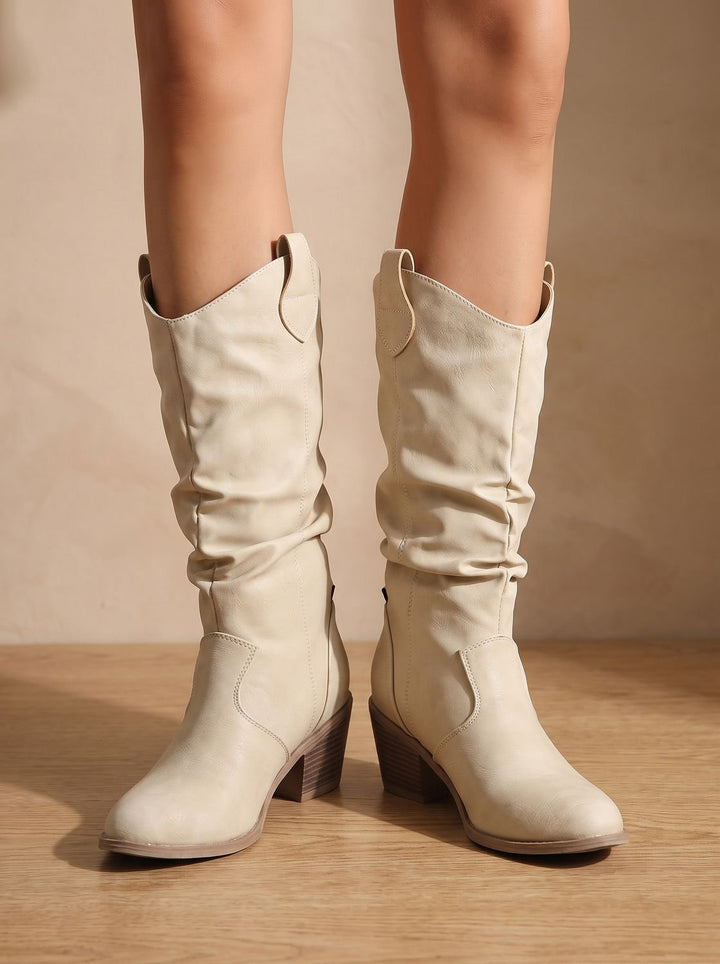 Damen Westernstiefel mit extra weitem Schaft und flachem Absatz