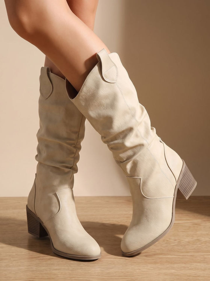 Damen Westernstiefel mit extra weitem Schaft und flachem Absatz