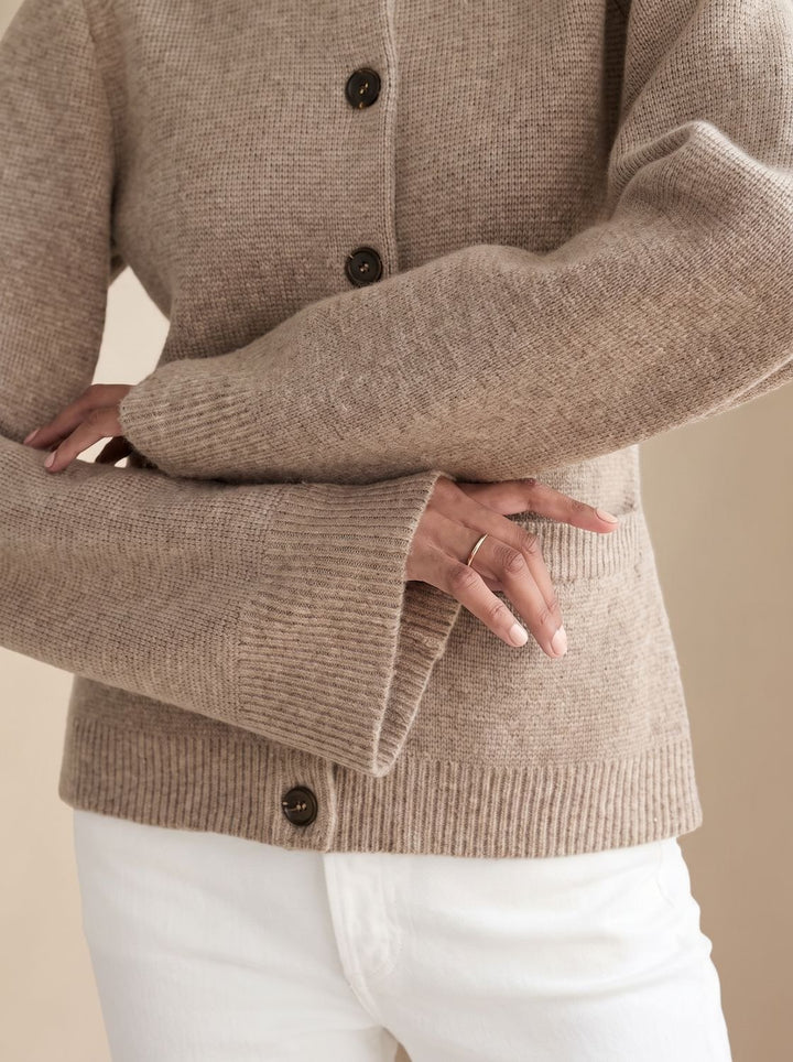 Damen Wollmix-Strickjacke mit Goldknöpfen lockere Passform - Taupe