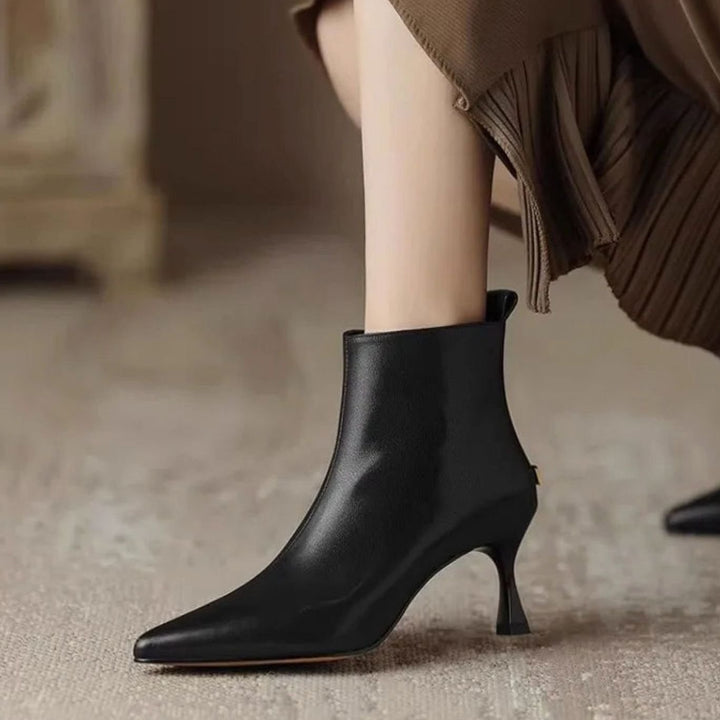 Elegante Kitten Heel Stiefeletten Damen Spitze Kunstleder Ankle Boots - Schwarz