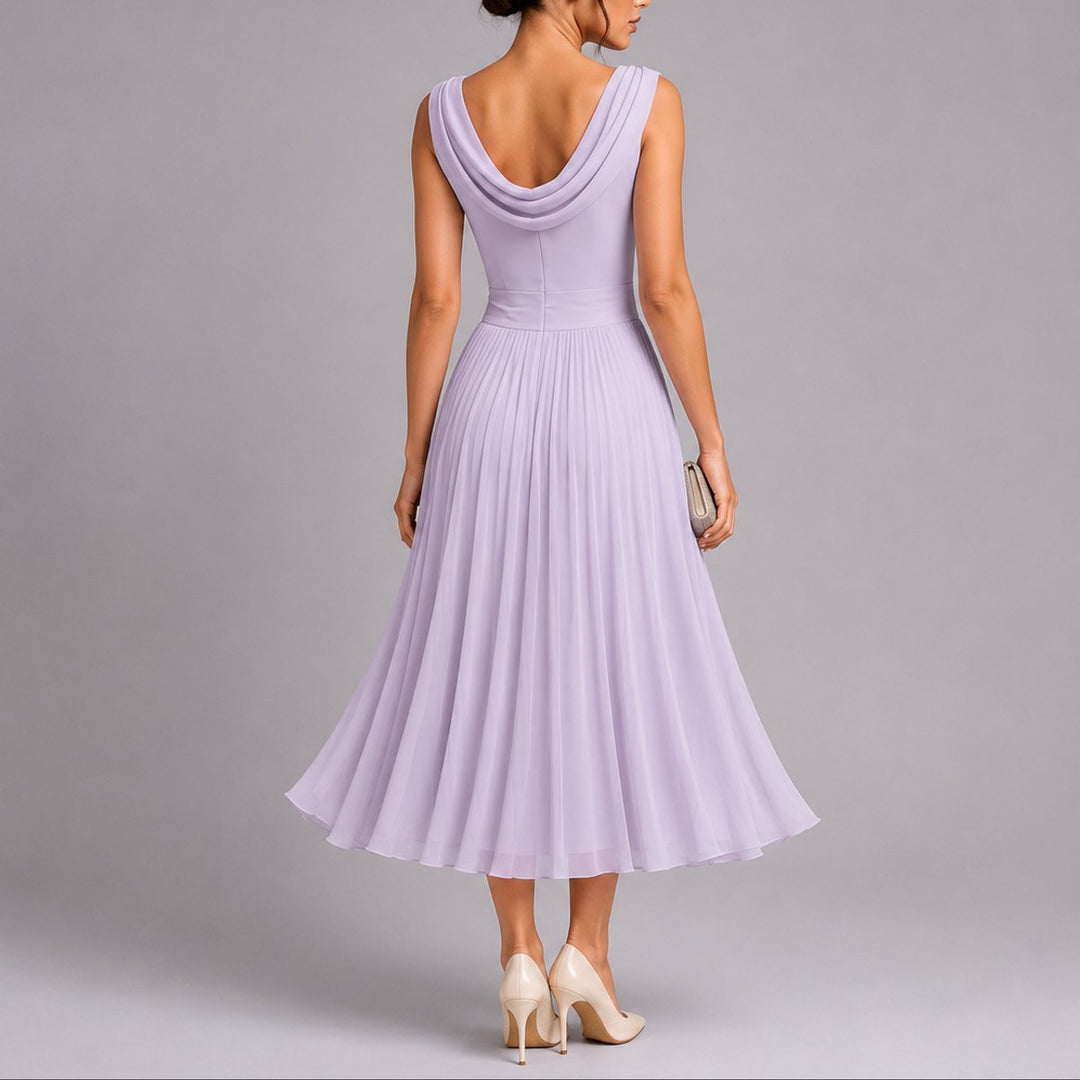 Elegantes Plissee-Midi-Kleid für Hochzeitsgäste im Herbst