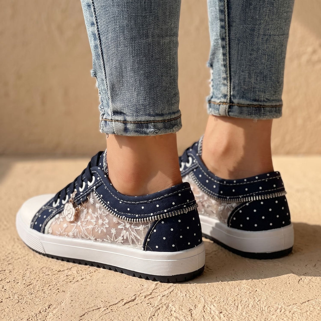 Elena Damen Sneaker mit Spitzenbesatz Reißverschluss Blumendetail