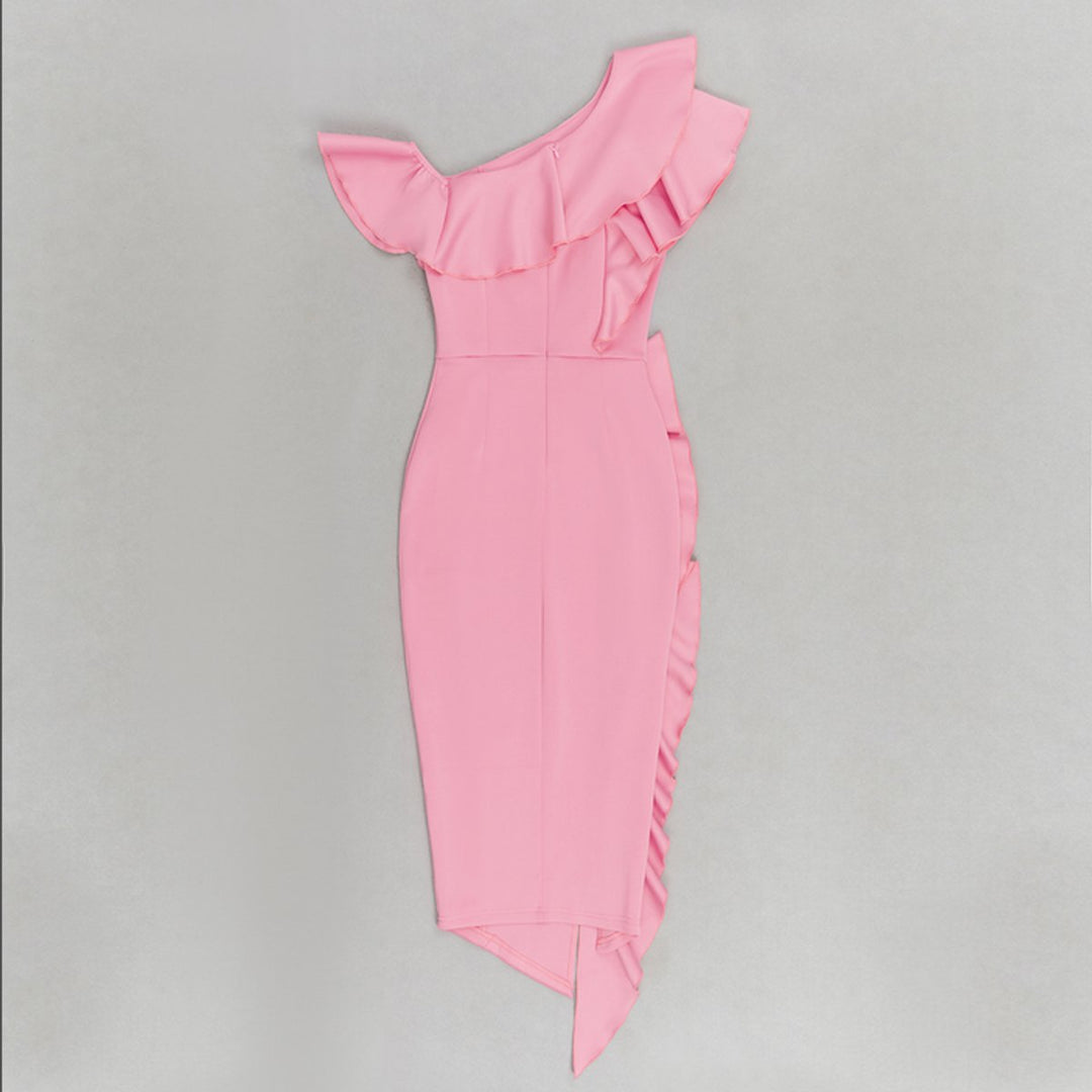 Figurbetontes asymmetrisches Rüschen-Midikleid mit One-Shoulder-Ausschnitt