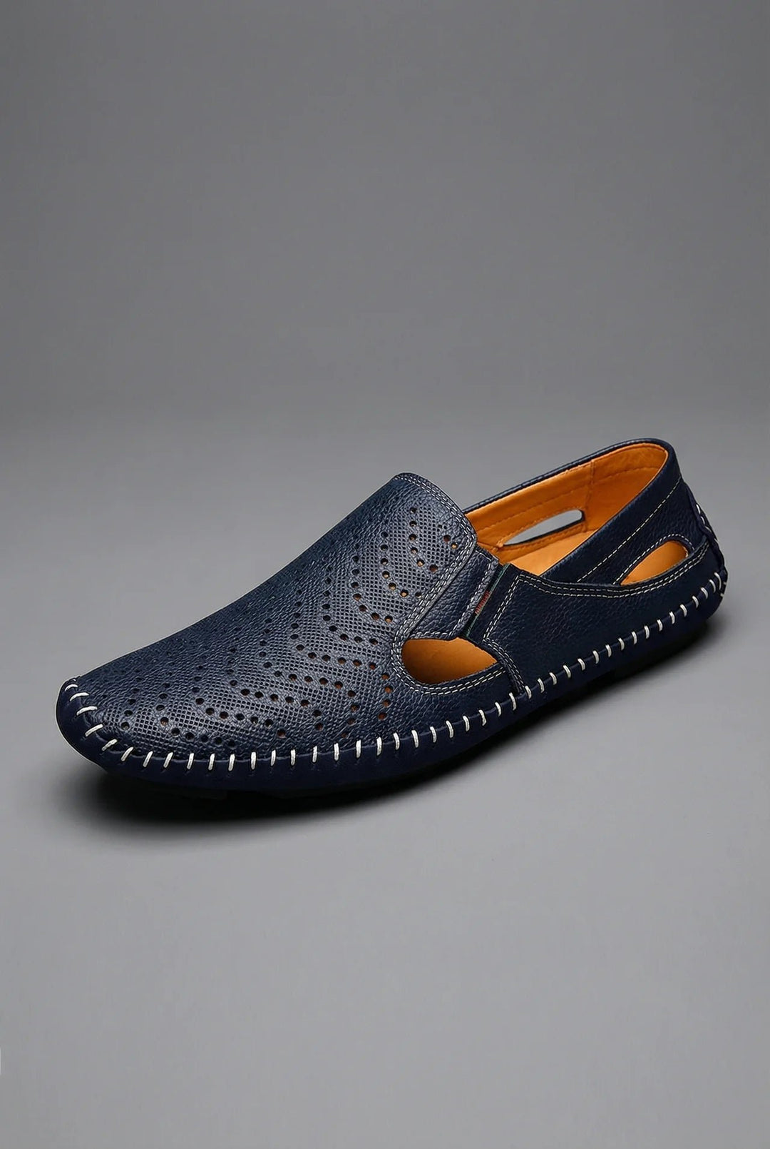 Herren atmungsaktive perforierte Slip-On Loafer mit Handnaht