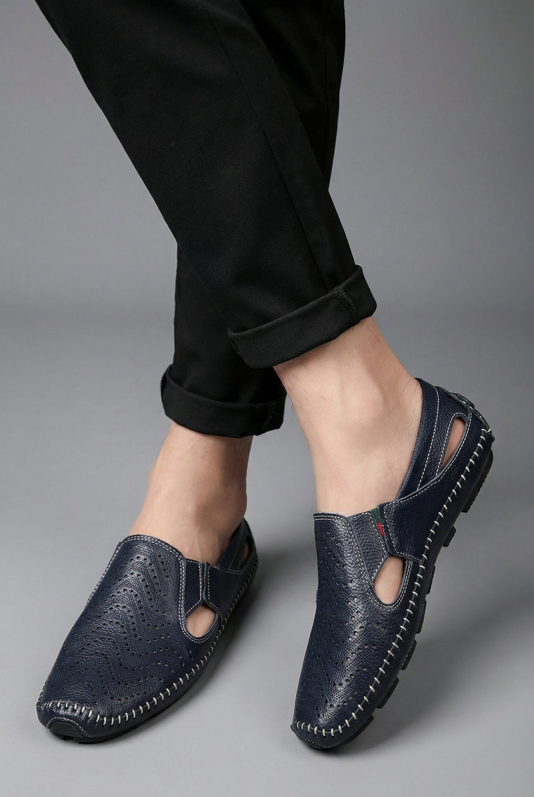 Herren atmungsaktive perforierte Slip-On Loafer mit Handnaht