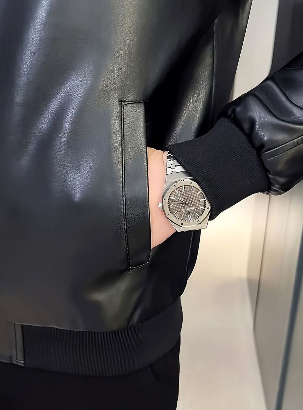 Herren Lederjacke im Baseball-Stil mit Reißverschluss und Loosefit