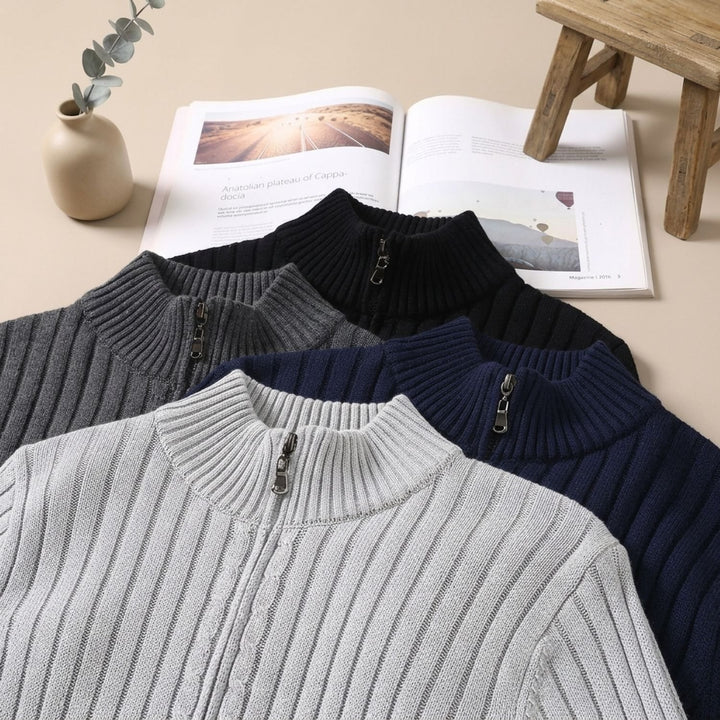 Herren Strickjacke mit Stehkragen und Reißverschluss
