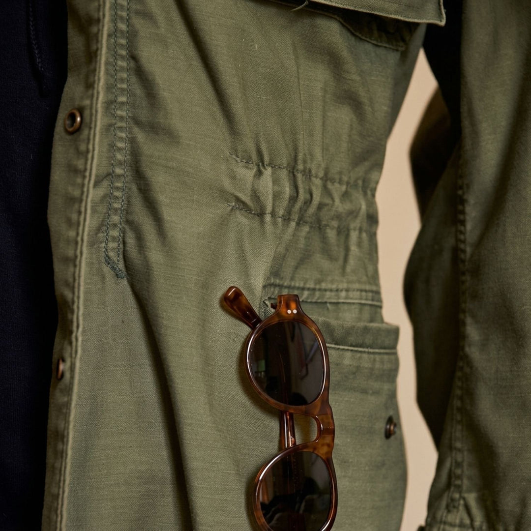 Herren Vintage Militärjacke mit versteckter Kapuze und Cargotaschen