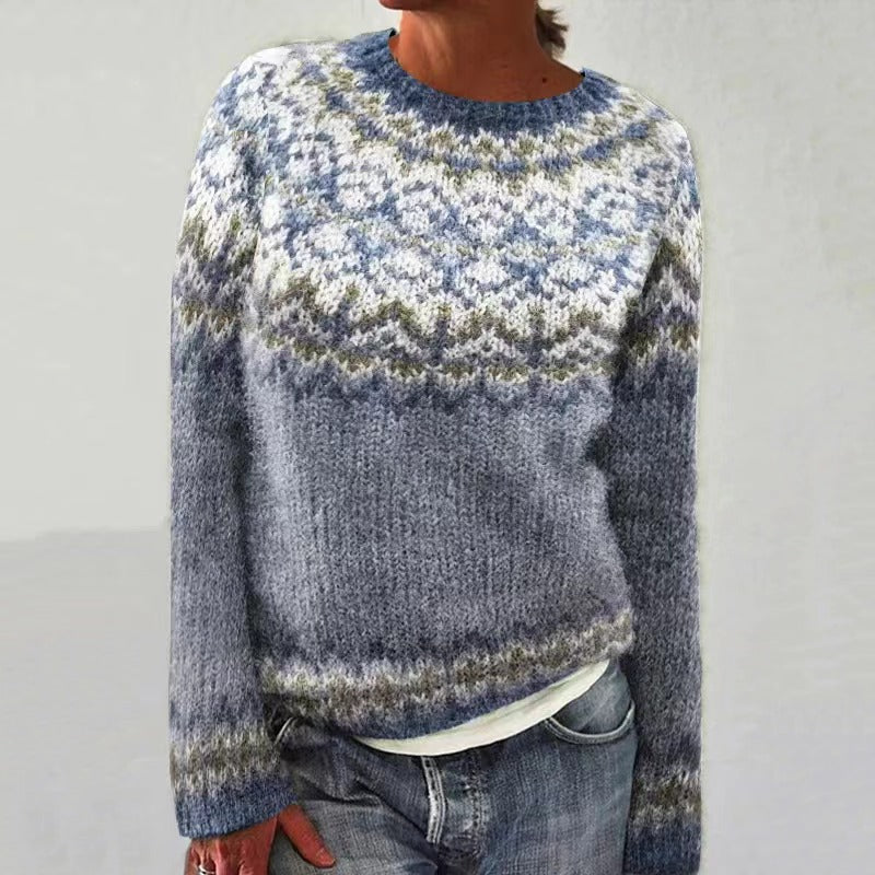 Jasmin | Festlicher gestrickter Damen-Weihnachtspullover mit Rentiermotiv
