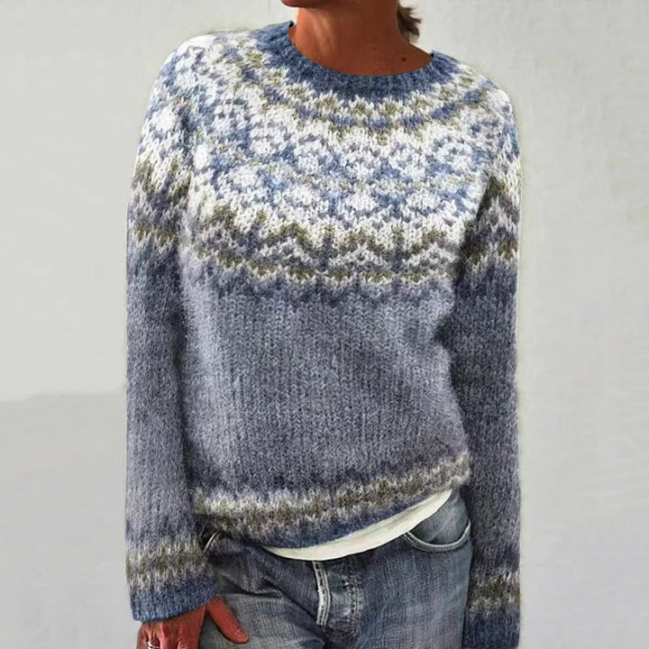 Jasmin | Festlicher gestrickter Damen-Weihnachtspullover mit Rentiermotiv
