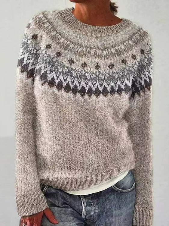 Jasmin | Festlicher gestrickter Damen-Weihnachtspullover mit Rentiermotiv