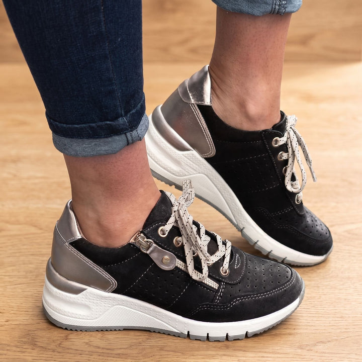 Maddie Orthopädische Damen Sneaker Schnürschuh Keilsohle - Schwarz