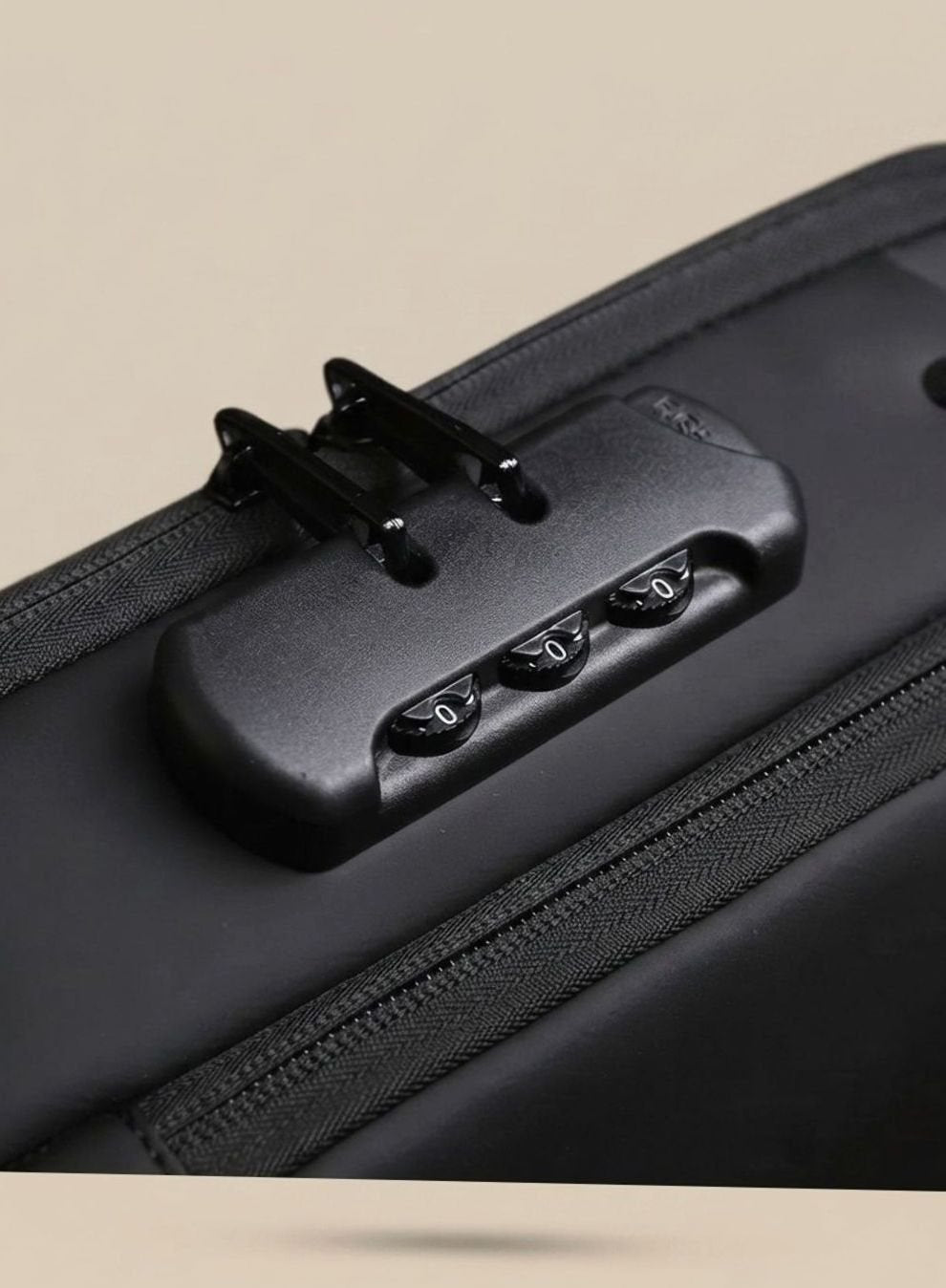 Multifunktionale Herren Umhängetasche wasserabweisend mit USB-Anschluss