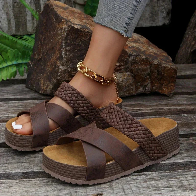 Julia | Damen Geflochtene Cross Strap Keilsandalen
