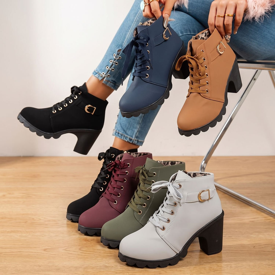 Stiefeletten Damen Blockabsatz Schnürung Schnallendetail Profilsohle