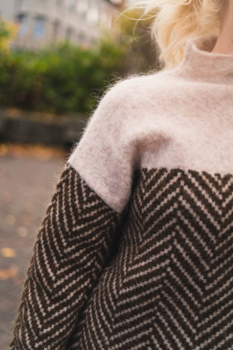 Michaela | Damen Lockere Strickpullover mit hohem Kragen